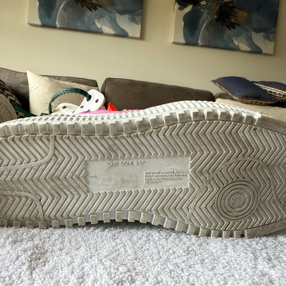 White High-Top Sneakers with Red Tags - Picture 8 of 8